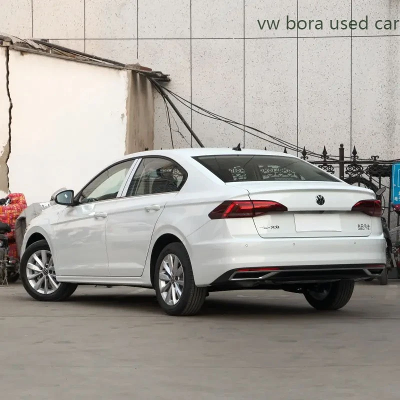 Vehículos de bajo precio Volkswagen VW Bora Auto gasolina combustible compacto Coches al por mayor coches de segunda mano nuevos/usados en buenas condiciones