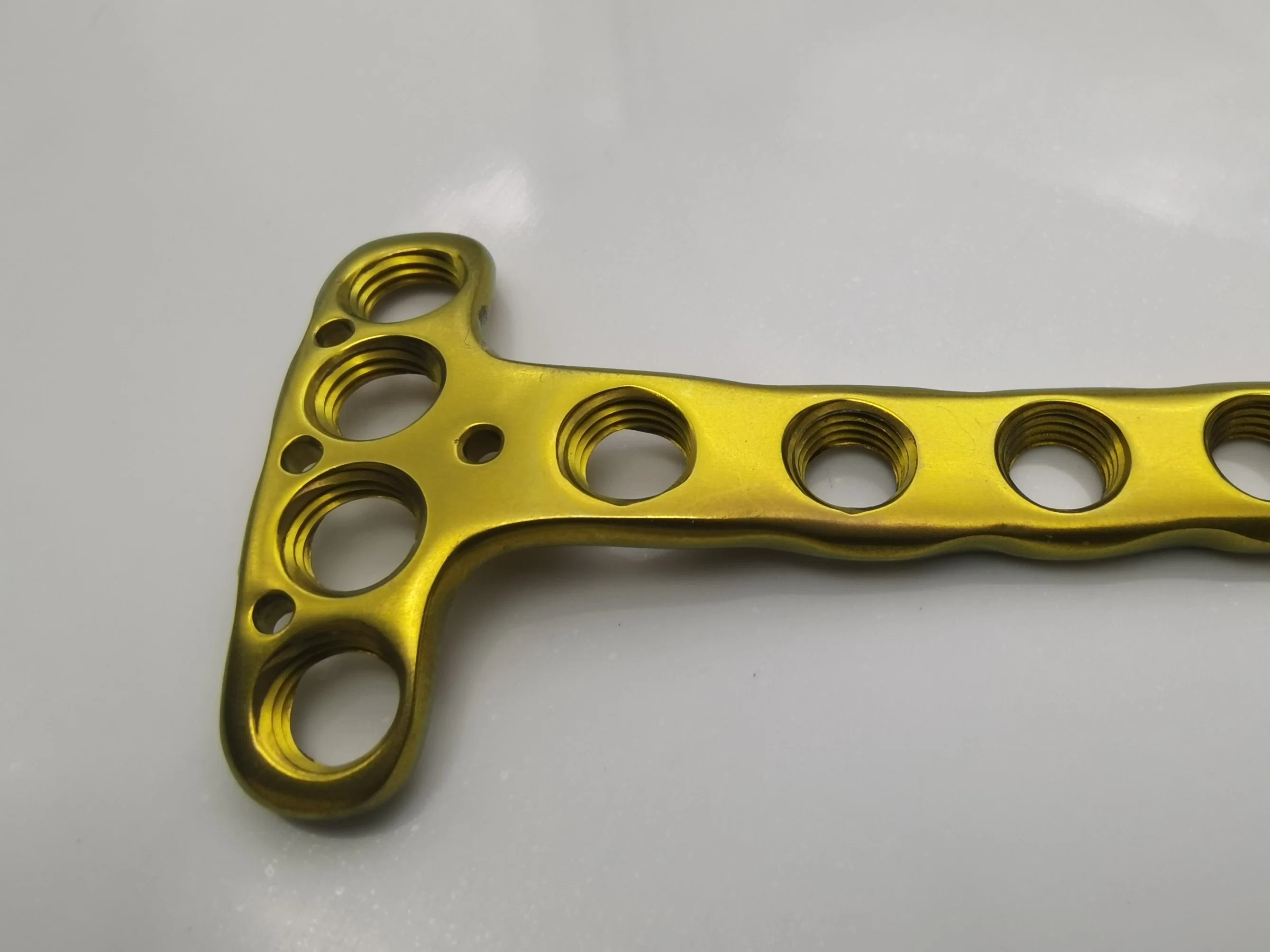 Pure Titanium Orthopedic Implants with Good Quality of T-Shaped Distal Tibial Front Side Locking Compression Plate with CE Certificate (Left/Right)