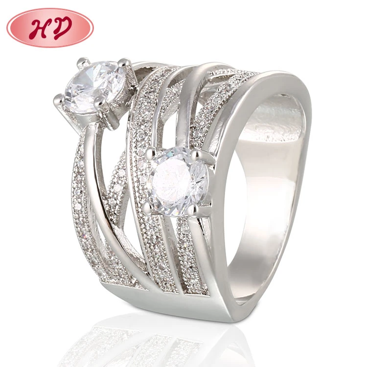 Commerce de gros anneaux de mariage de design de luxe pour les femmes les anneaux de zircone cubique femelle Fashion Cadeaux