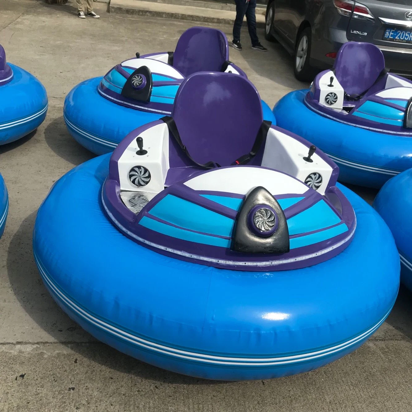 Colorful Shiny LED Lights Remote Control Electric Bumper Cars for Adults