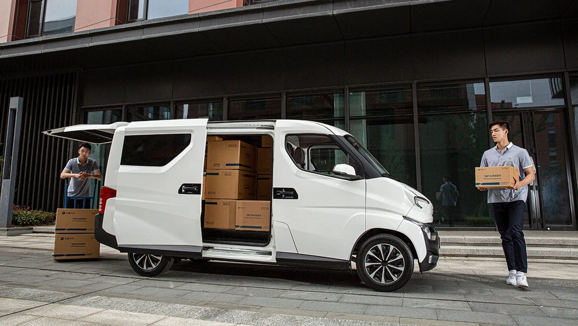 Professional Manufacturer 4 Wheel Comfortable High Speed New Energy Electric Van