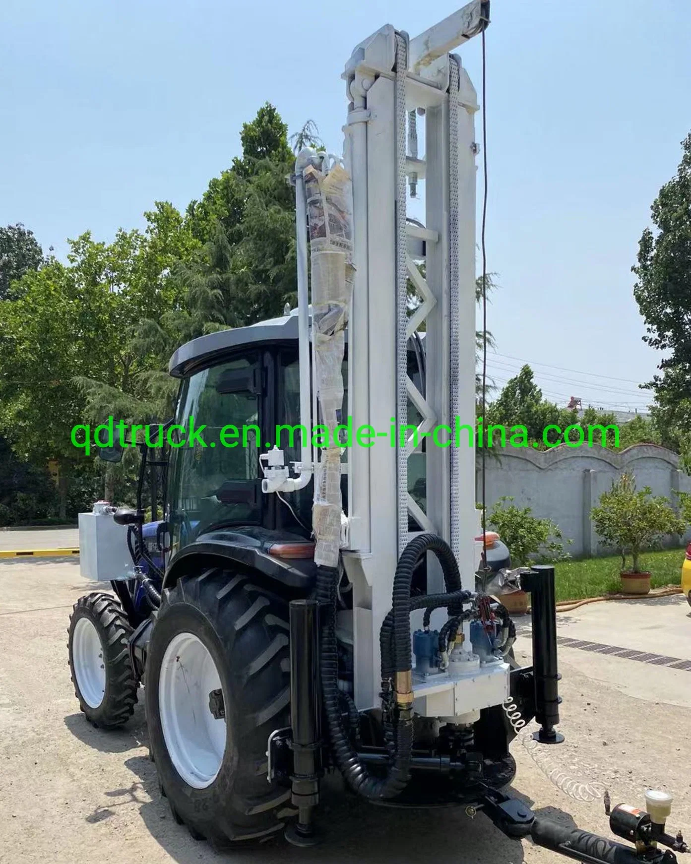 High quality 4X4 driving Drill Water Well tractor with drilling rig machinery