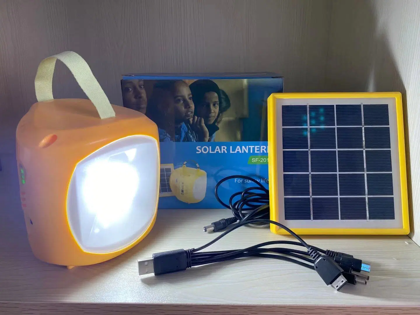 Lanterne solaire LED rechargeable Camping SF-201 avec chargeur de téléphone mobile