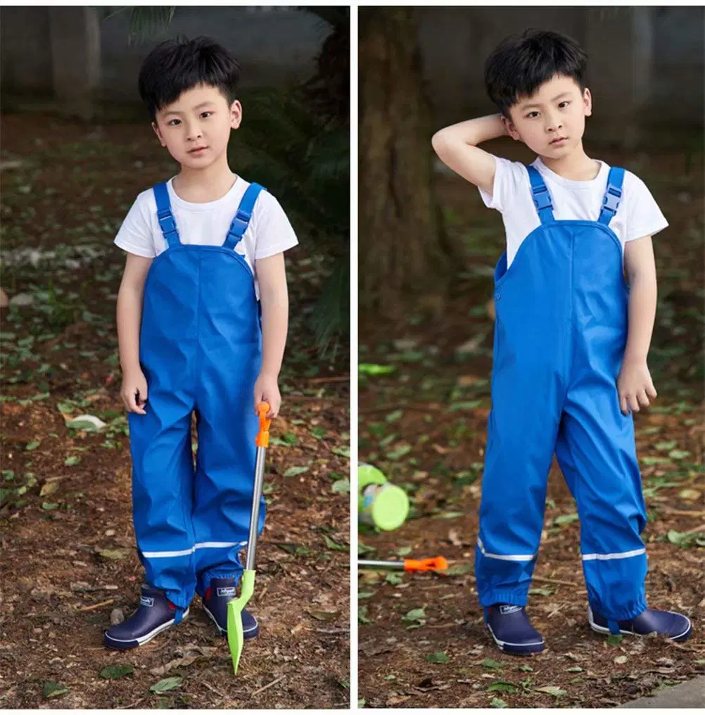 Imperméable coupe-vent à la mode pour enfants avec pantalon à bavette.