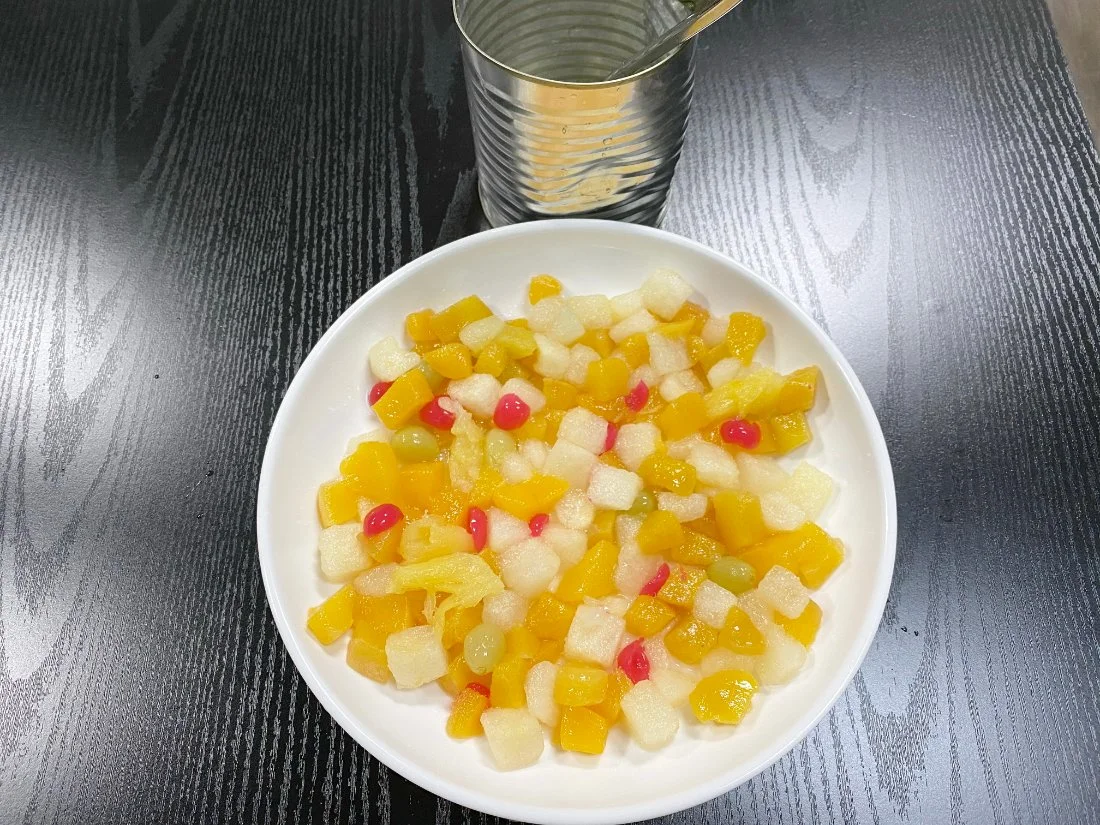 Conservas de Frutas Frescas cóctel en la tapa abre fácil 820g