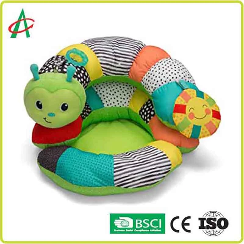 Personaliza almohadas en forma de gusano verde de alta calidad y soporte para el tiempo boca abajo de los bebés.