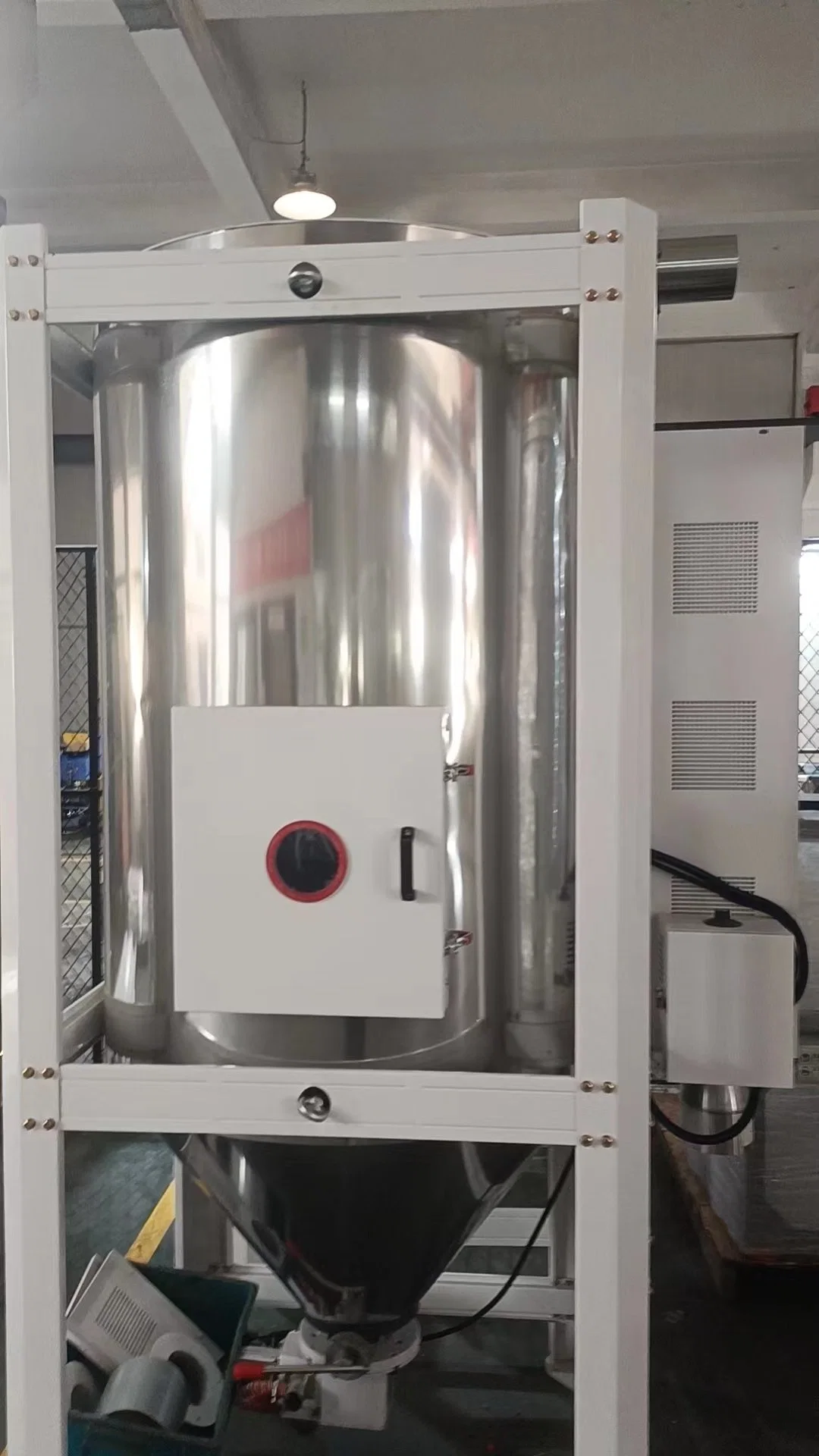 High Efficiency Plastic Vacuum Hopper Capacity 2000 kg European type Dryer Machine