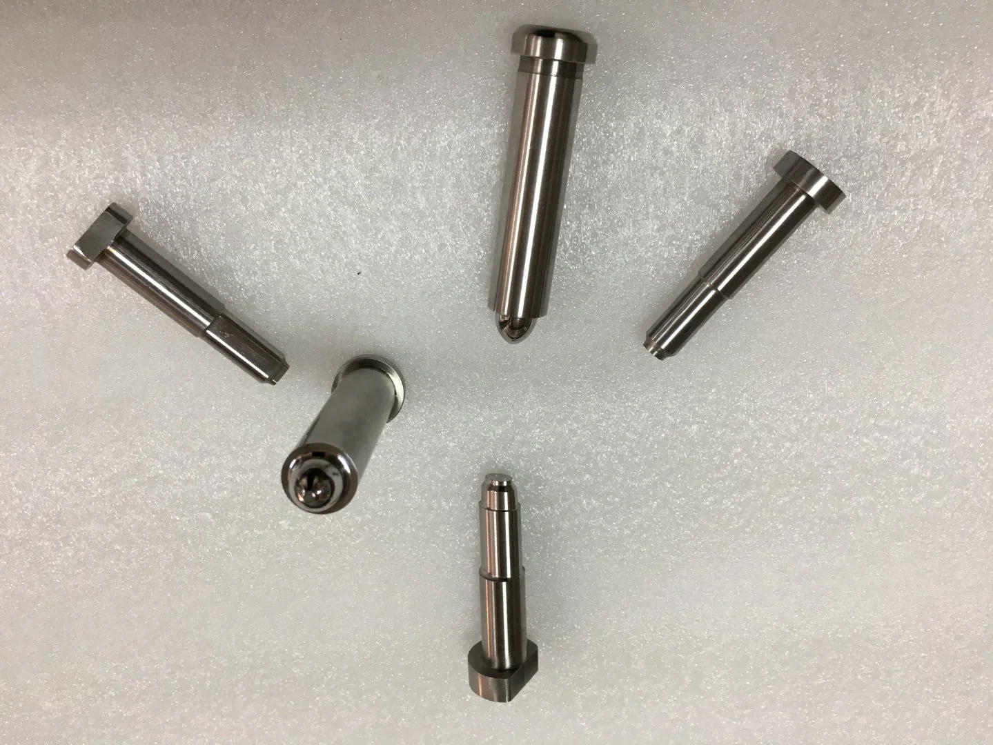 Multi Types Ejector Pin and Ejector Sleeves for Plastic Mold