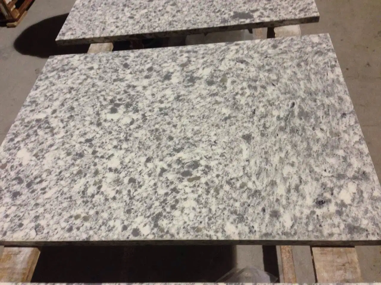 Piedra artificial/pulido pulido negro/blanco/gris TRENDER beige encimera de cuarzo para interiores y decoración de interiores