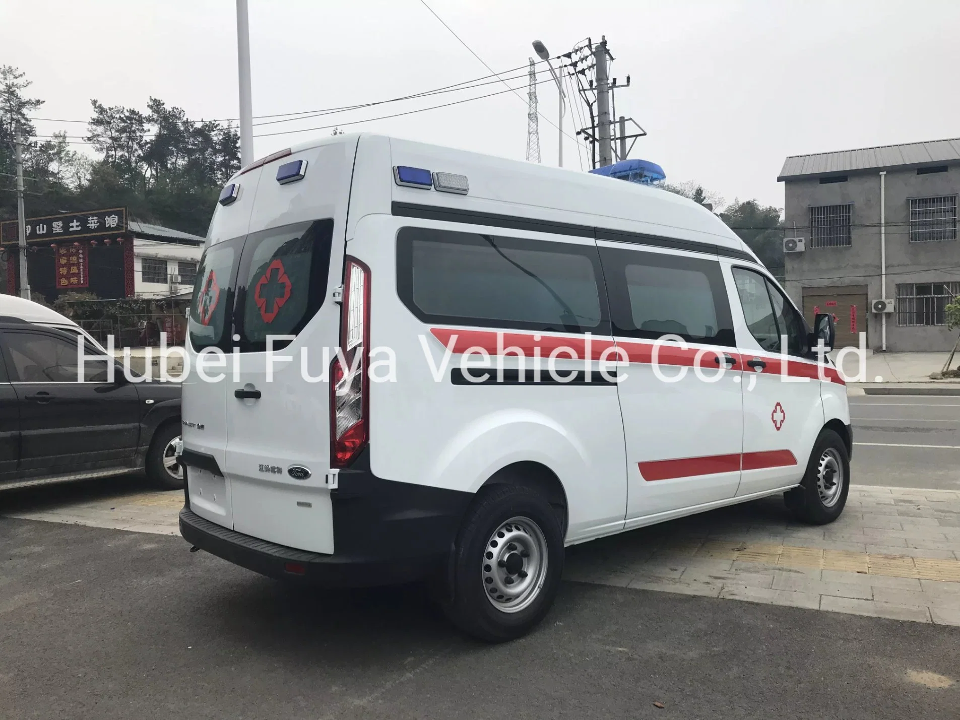 Ford Gasoline Used Ambulance Car for Sale Cheap Patient Monitor Mobile Dental Clinic Ambulance Vehicle