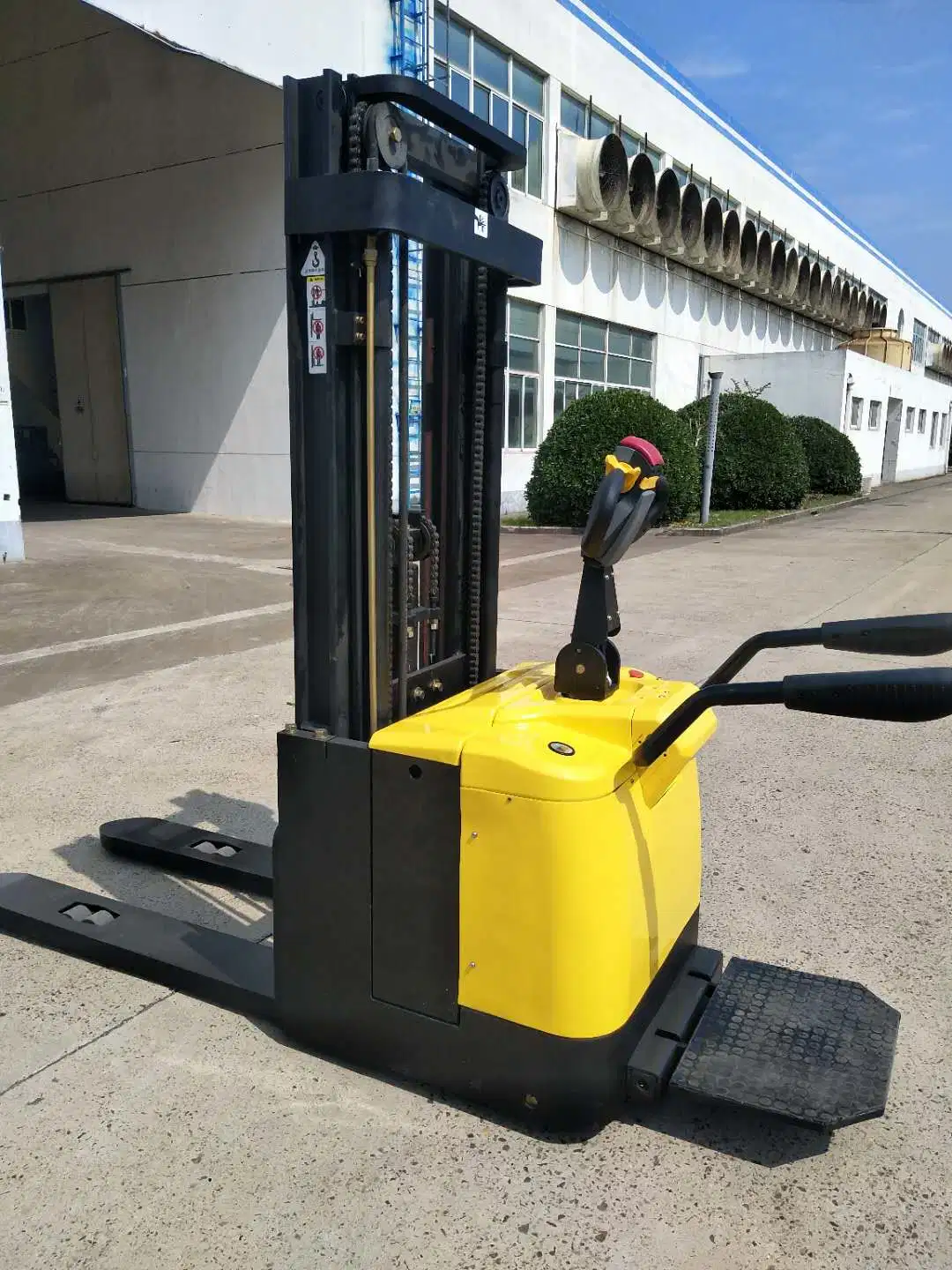 2000kg Hydraulic Full Automatic Forklift Electric Pallet Stacker