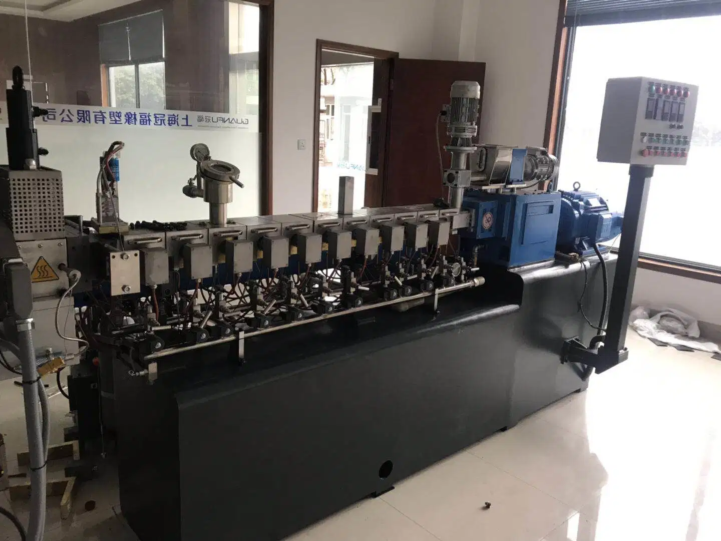 Double Screw Plastic Compounding Pelletizing Line for Filling Modification