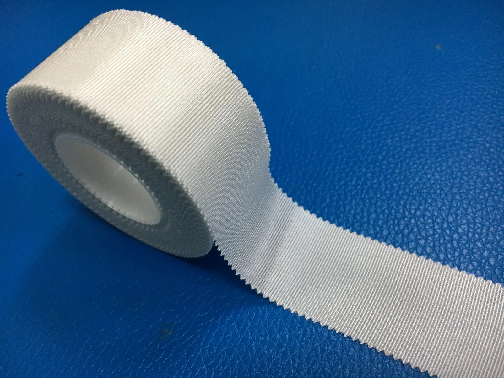 Medical First Aid Emergency Outdoor Silk Adhesive Breathable Therapy Flexible Tape 2.5cm*5/10m