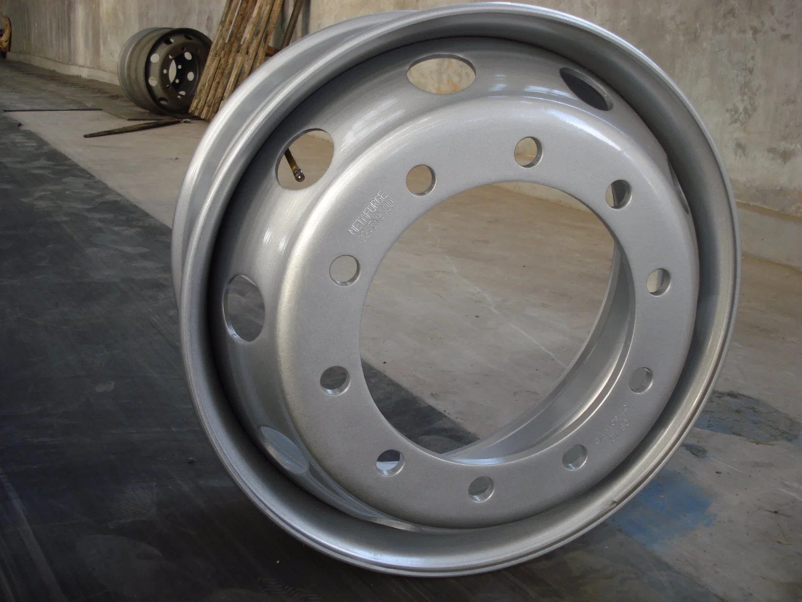 Steel Wheel Rims 22.5X8.25 for Tyre 11r22.5 Auto Steel Rims