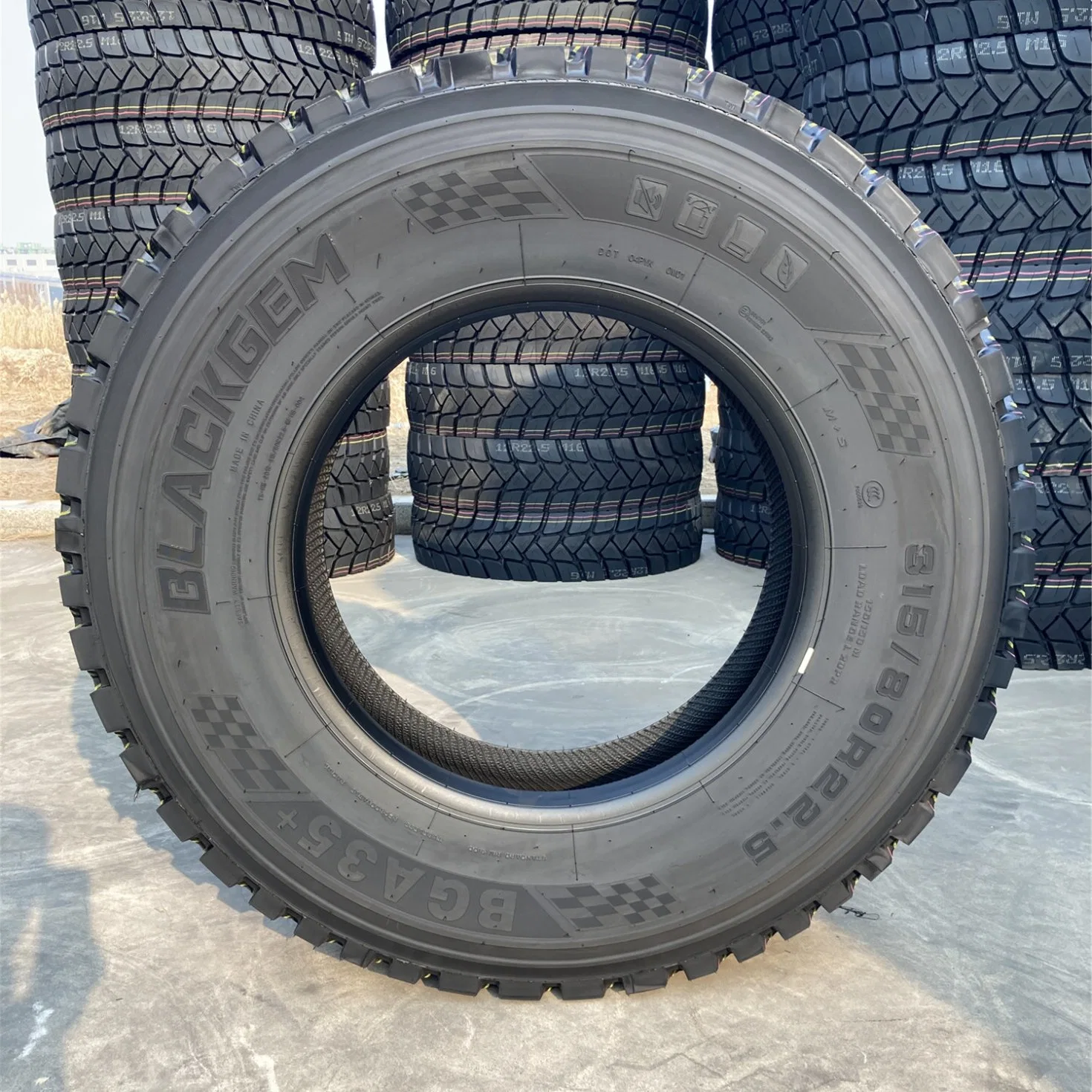 Wholesale/Supplier Blackgem Brand TBR All Steel Radial Tubeless Truck Tires (315/80r22.5)