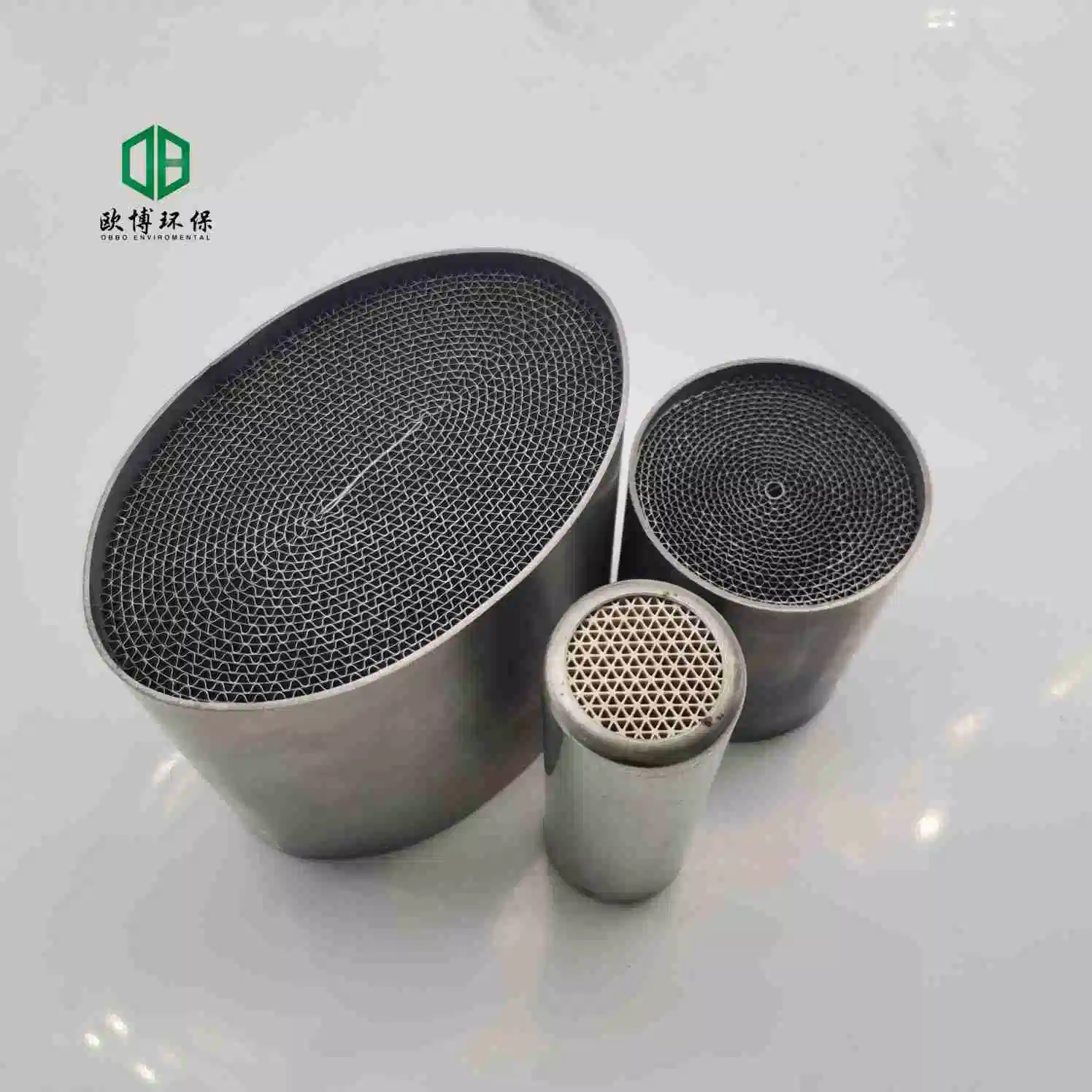 Motorcycel Parts Exhaust Honeycomb Ceramic Catalyst Carrier Catalytic Converters