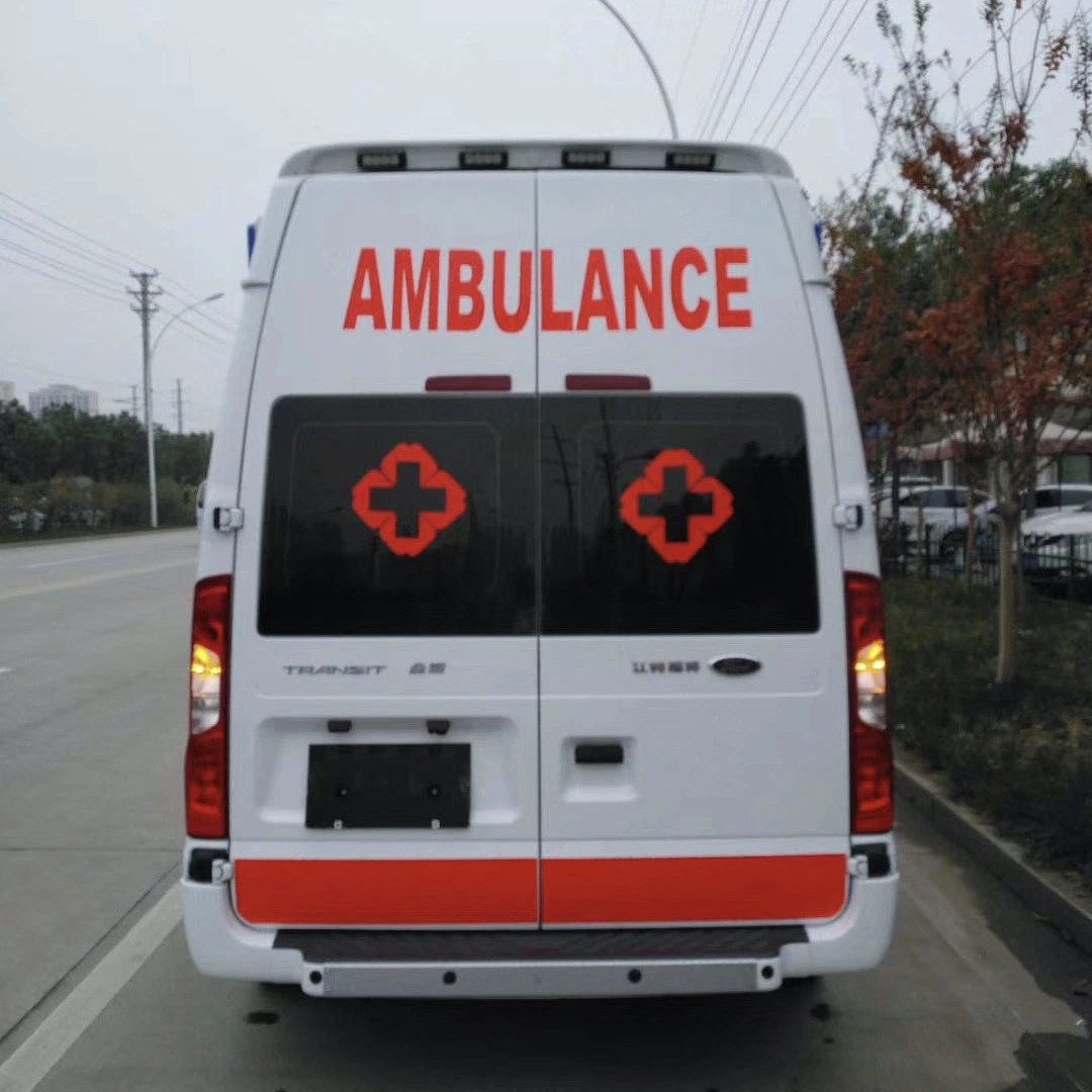 ICU Corssover Ambulance transport malades ou blessés Infection virale gens