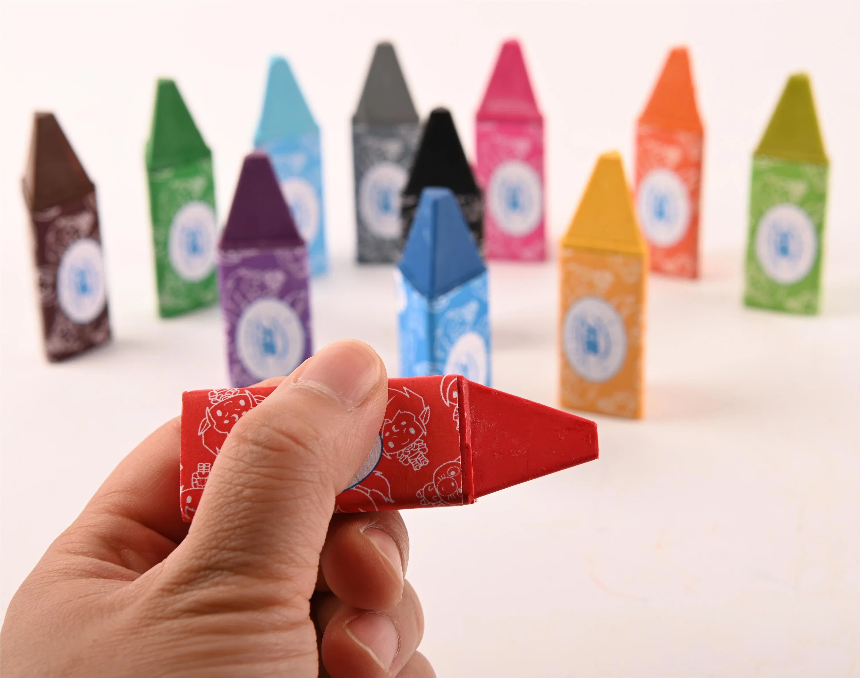 Enfants et étudiants dessin d'art dynamique 12 couleurs Triangle Wax Crayon