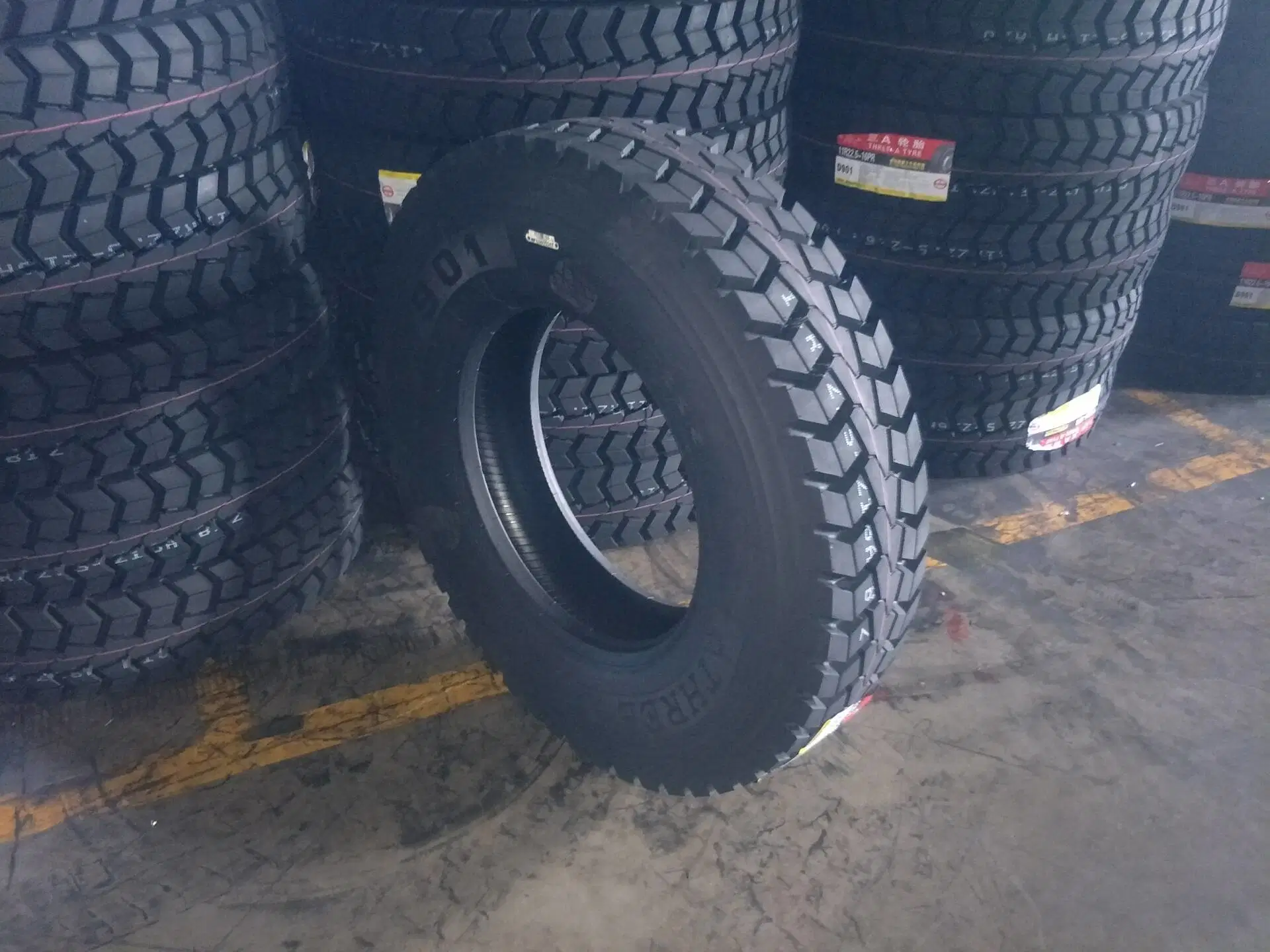 Three-a Brand Truck Tire 11r22.5 11r24.5 215/75r17.5 235/75r17.5 D901