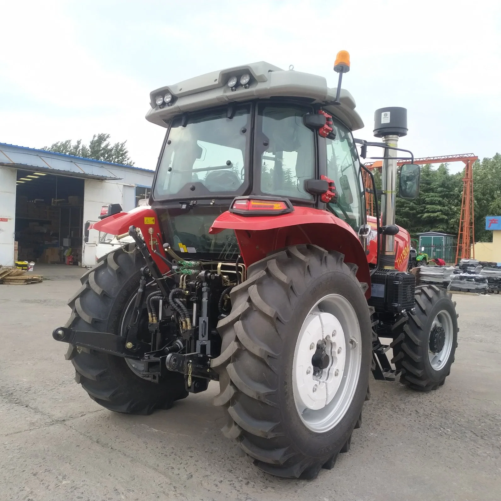 Farm Machinery Loader Tractor 130HP Tractor Price