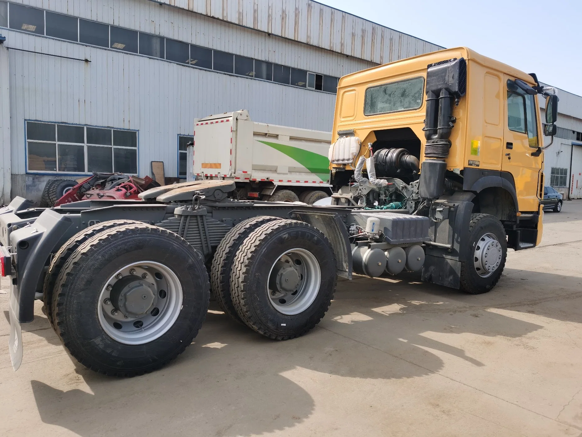 Sinotruk Used 10 Wheels Sinotruk HOWO 371HP Tractor Trucks Head for Africa