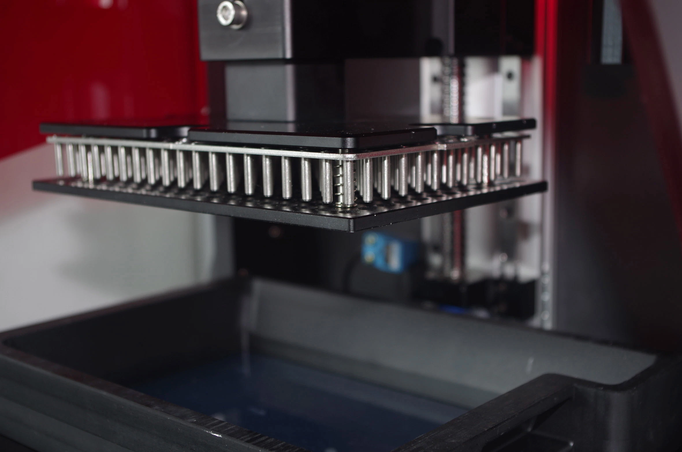 UV Light and Liquid Resin 3D Printer Bigger Build Volume of 8.9 Inch 4K Monochrome LCD Screen for Dental