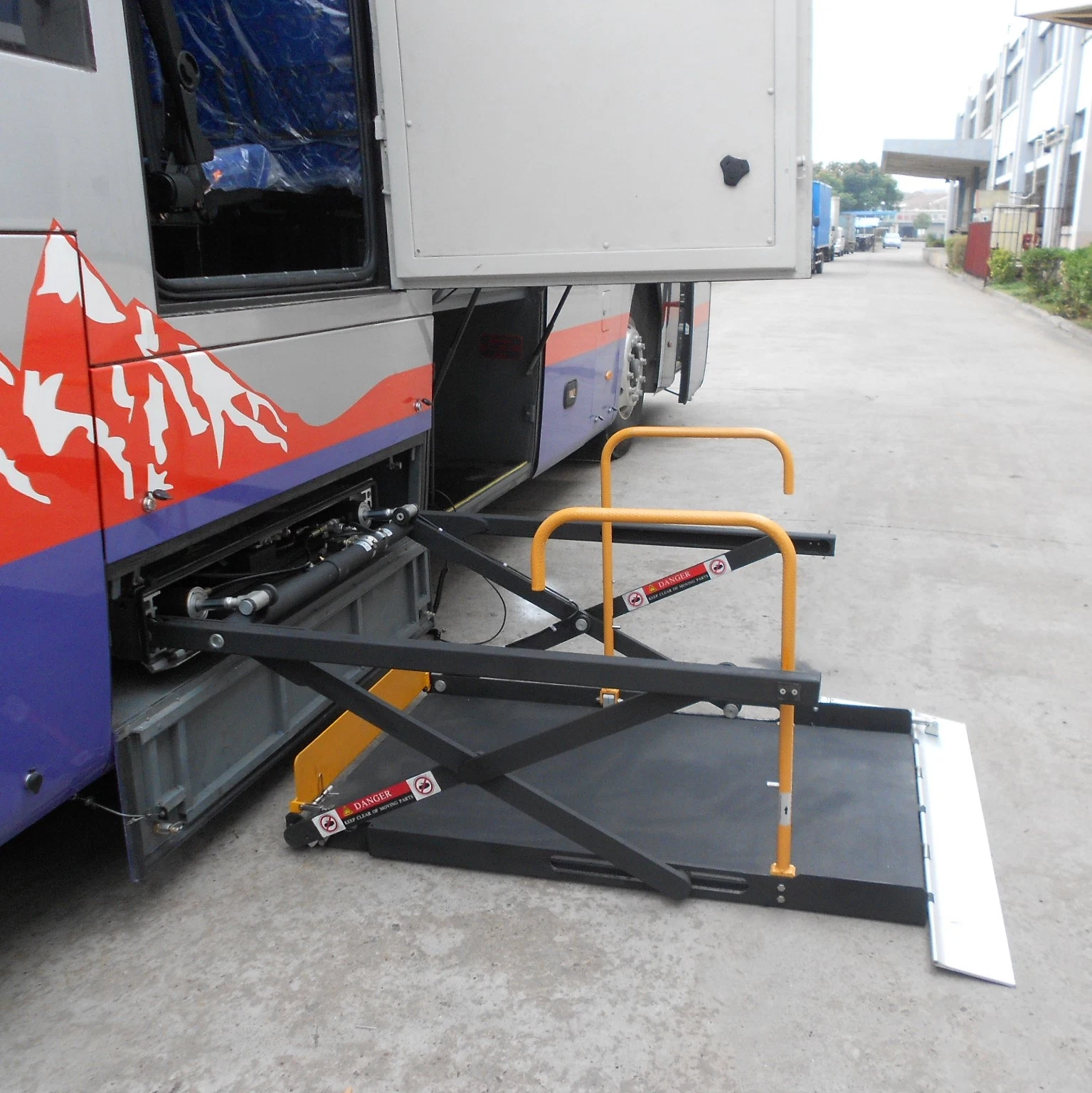 Elevador de silla de ruedas de pasajeros de autobús con certificado CE y carga de 300kg.