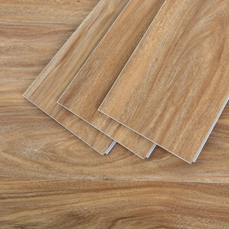 Usine de feuilles de plancher en plastique Vente en gros PVC vinyle plancher planche de plancher soi Revêtement de sol adhésif SPC pour la maison de location en vente