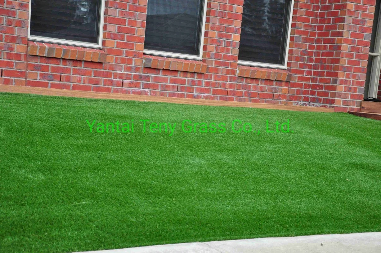Comfortable Artificial Grass Suitable for Children/Pets Playing Grass Synthetic Lawn