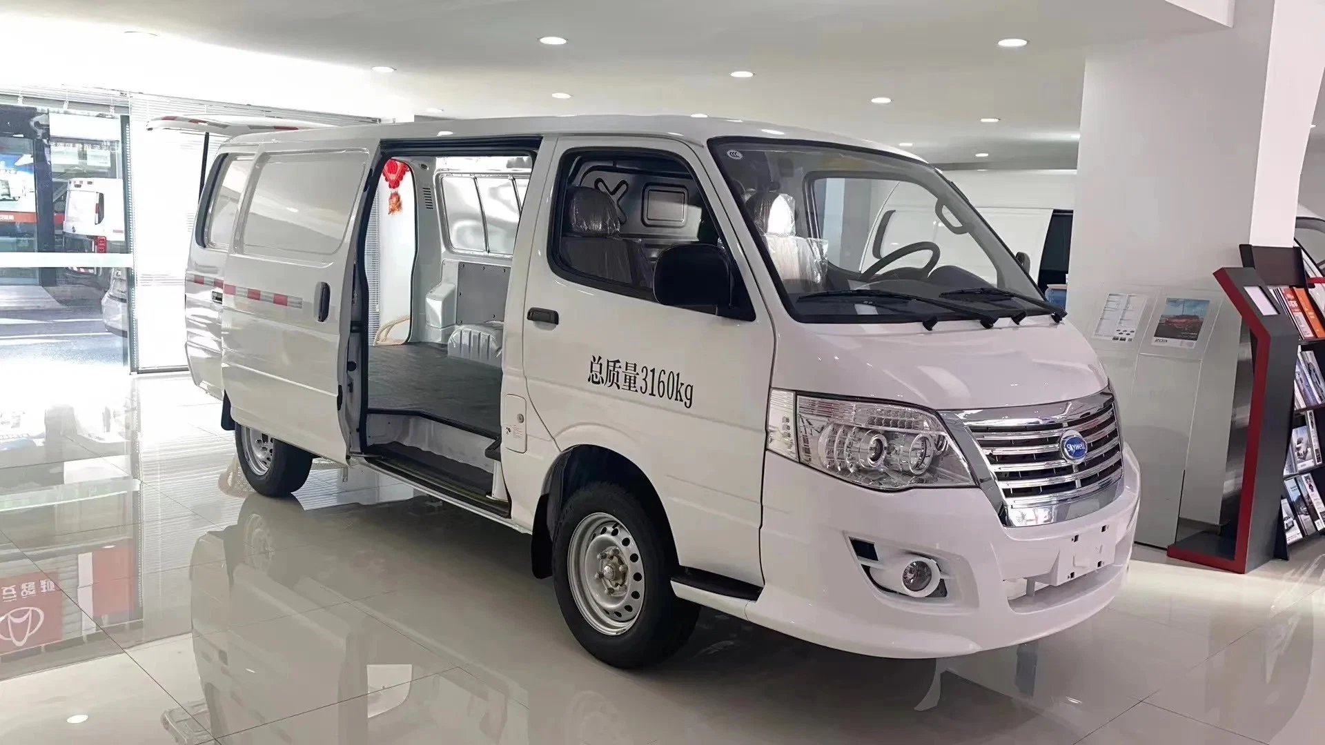 Hotsale Skywell D10 Cargo Van Electric Mini Van 2 Seats EV Vehicles Pure Electric Cargo Delivery Passengers Van Truck Used Car