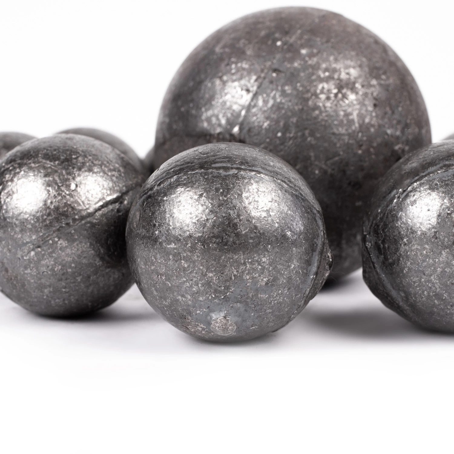 High Quality Low Price10mm-200mm Grinding Media Casting Steel Ball