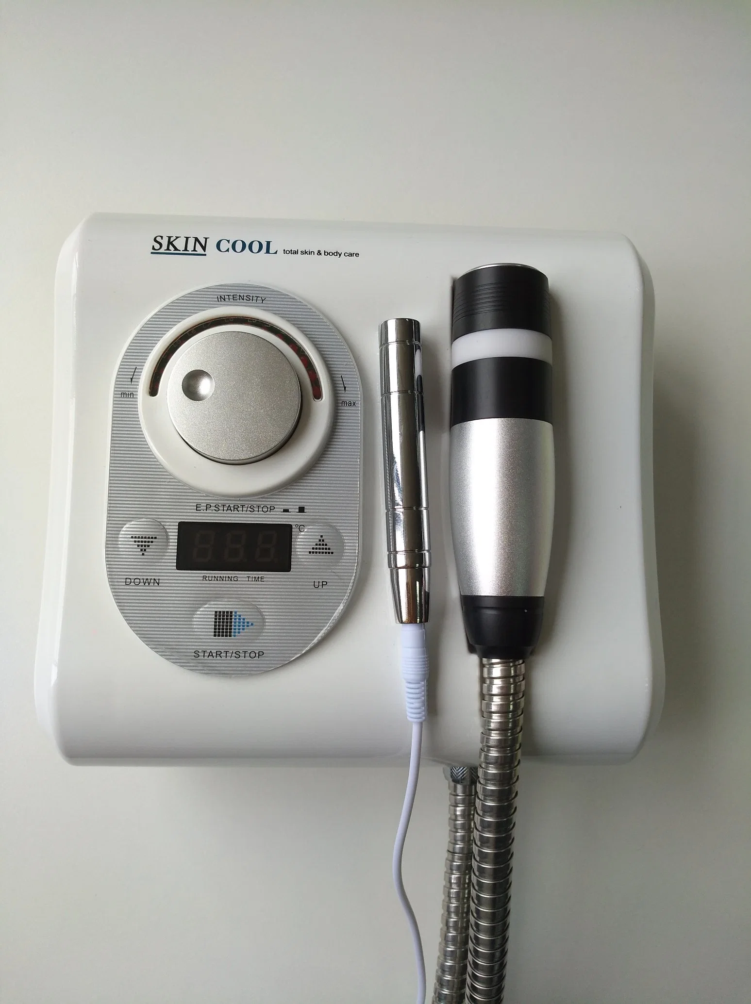 Home Use High Frequency Skin Facial Machine Portable Micro Current ناقل أصوات الوجه 3 في 1 بتردد الراديو اللاسلكي