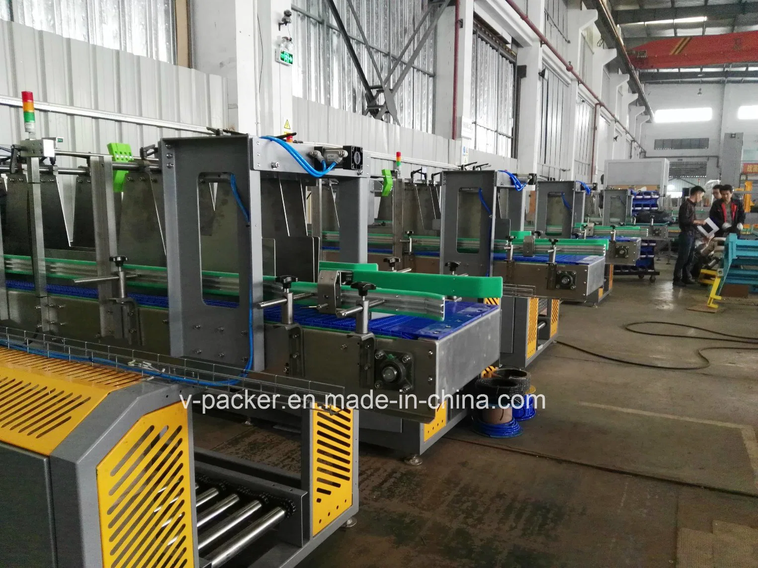 Automatic Flat Bottles Box Filling Machine for Cold Drinks Packing