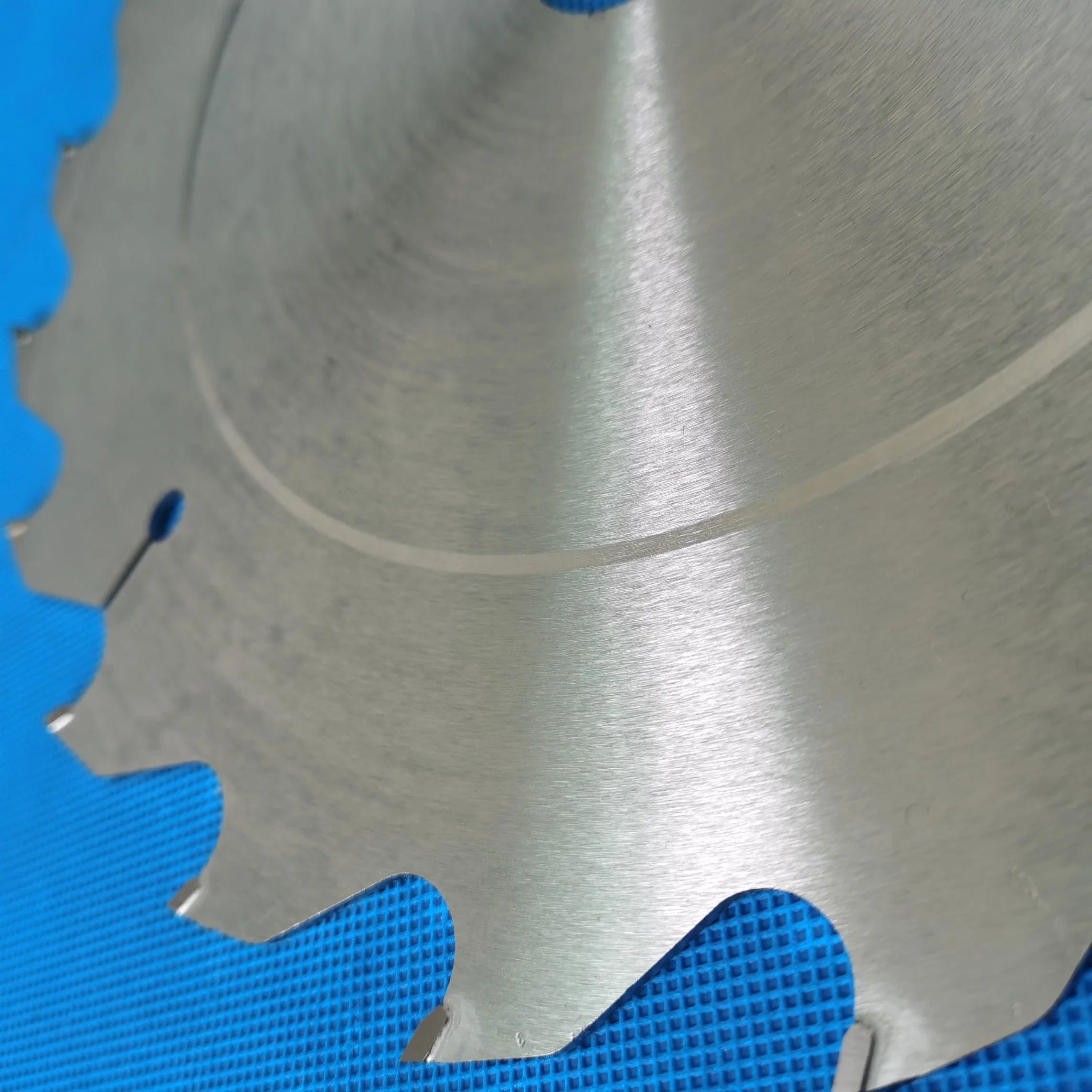 4 Scrapers Solid Wood Cutting Saw Blade for Automatic Machine