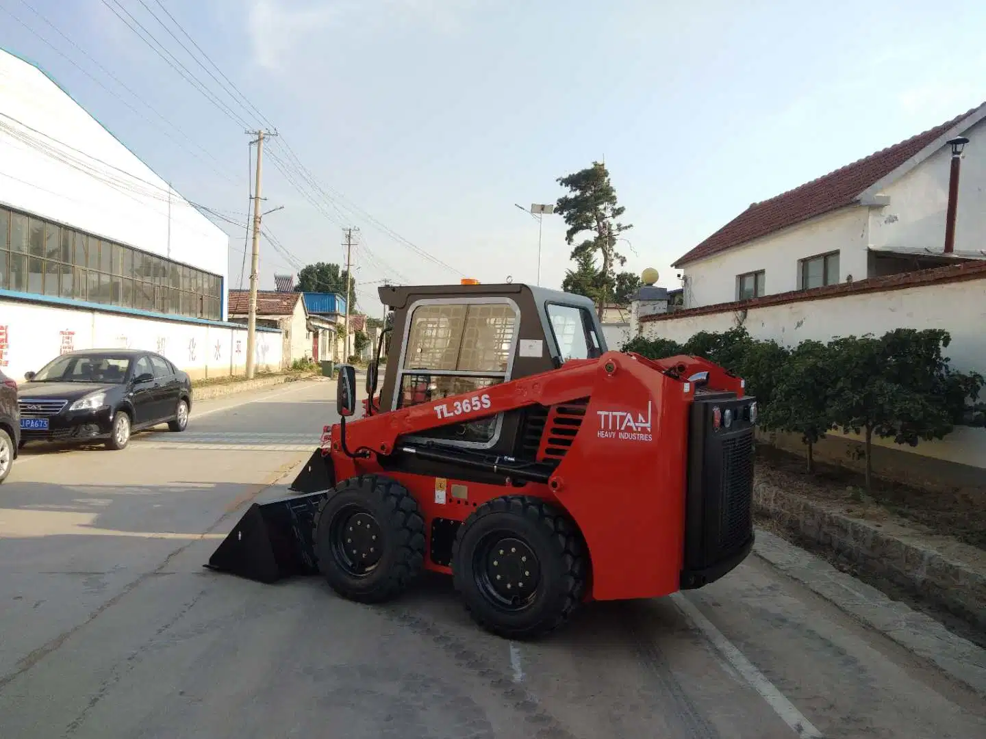 900kgs TL365s moteur Mitsubishi 47kw chargeuse à direction à glissement