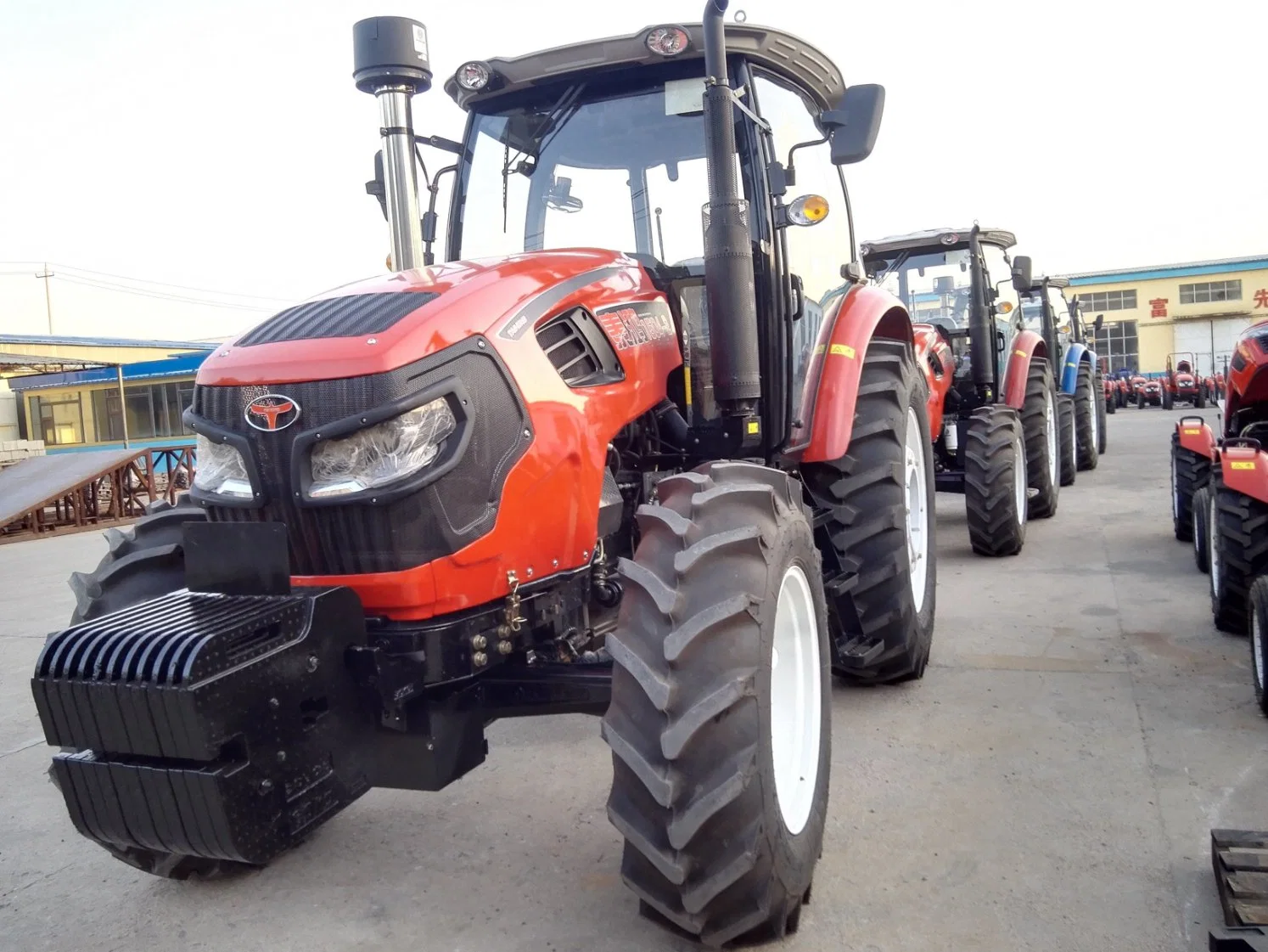 China Taihong Brand 180HP 4WD Compact Farm Tractor Th-1804