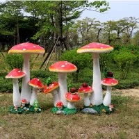 Garden Ornaments Mushroom FRP Sculpture Outdoor Park Landscape Wedding Decoration Garden Ornaments