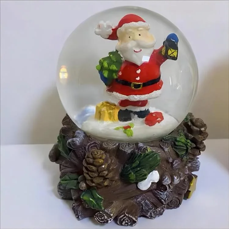 OEM Factory Customized Water Globe Santa Claus Products Christmas Resin Craft Wholesale Custom Snow Globe Polyresin Water Ball Gifts Manufacturer in China