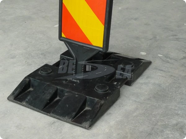 Rubber Base Plastic Delineator Panel for Traffic Safety