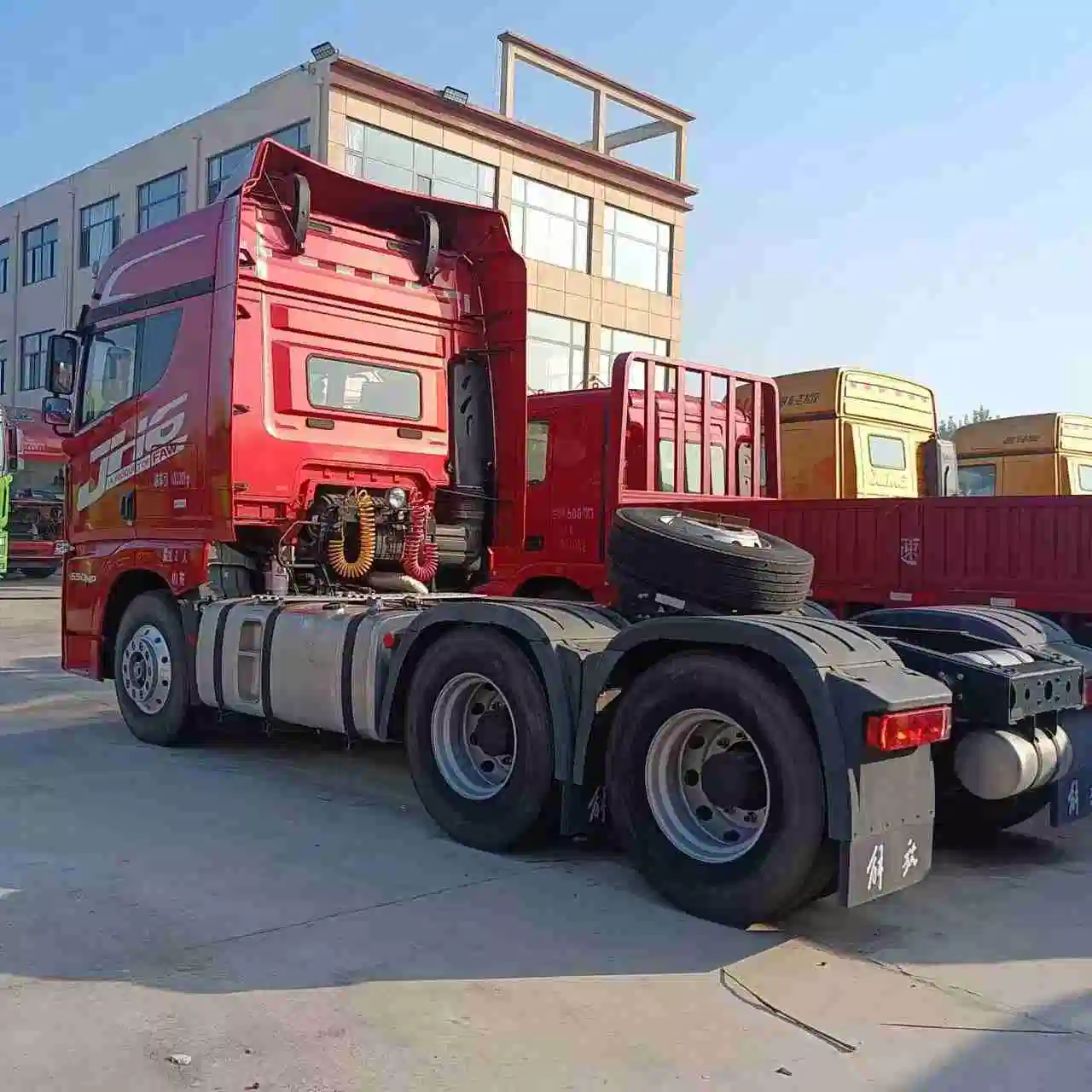 FAW 6*4 10 Wheels 380HP Tractor Trucks