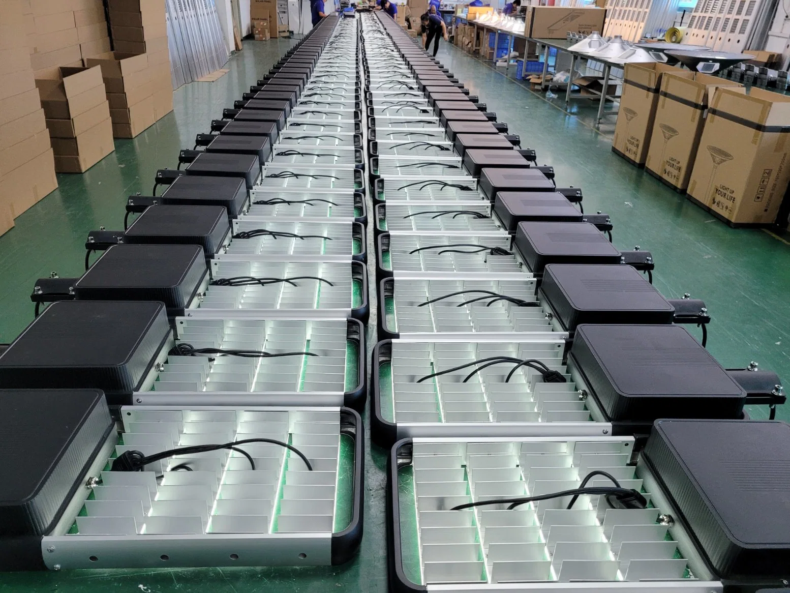 Aluminum Alloy FCC Approved Stin or OEM/ODM Carton Box Flood Light Lighting