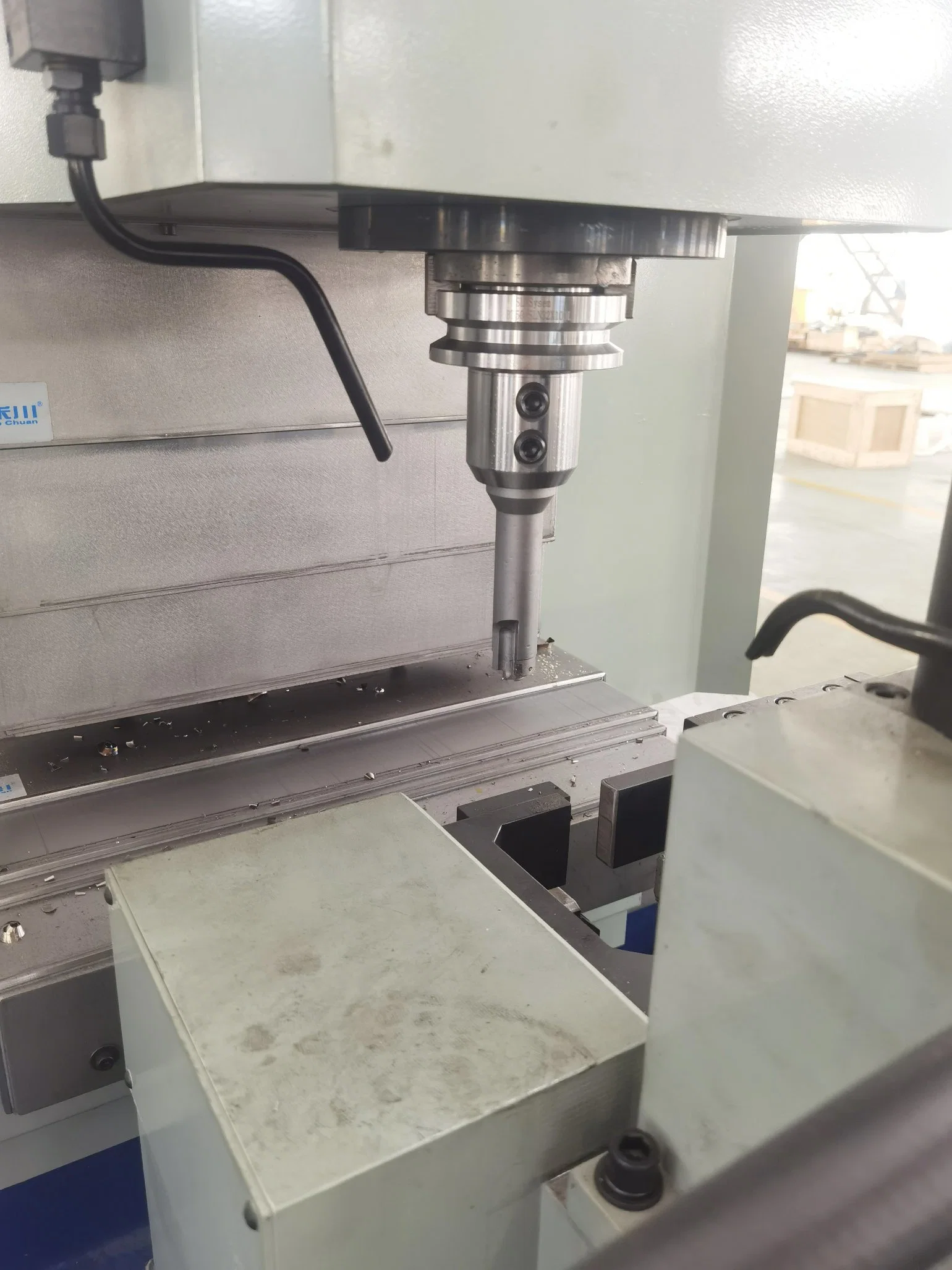 Máquina de perforación CNC de columna móvil vertical Zk52 para el montaje de pernos de agujero de fijación de guía de elevador T75 OEM/ODM