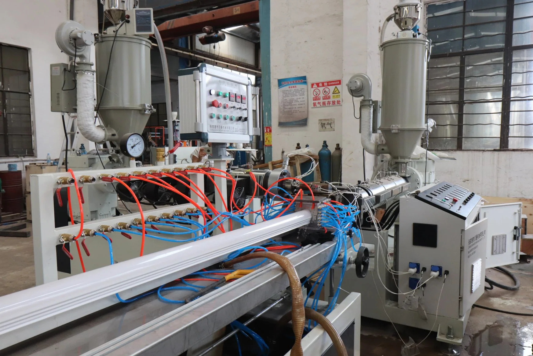 Hifh Efficient PC Light Tubes Production Line LED Tubes Extrusion Line for Sale