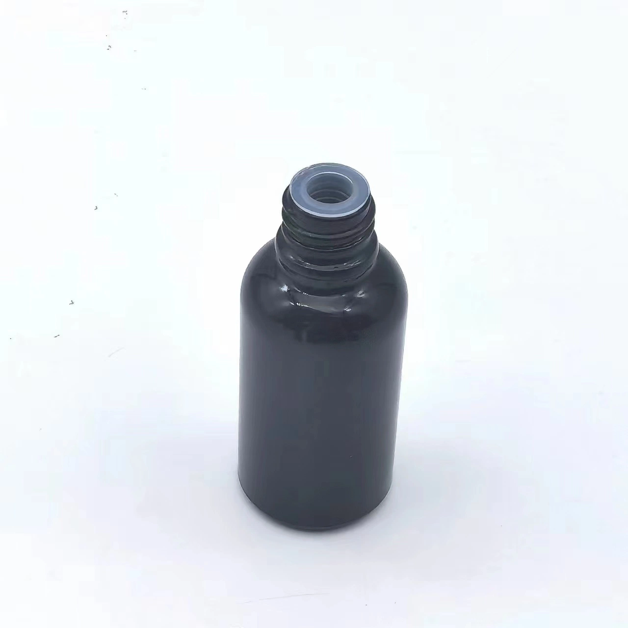 Spot 100ml compte-gouttes de verre noir Bouteille vide blanc chapeau antivol cosmétiques huile essentielle de pipette Emballage