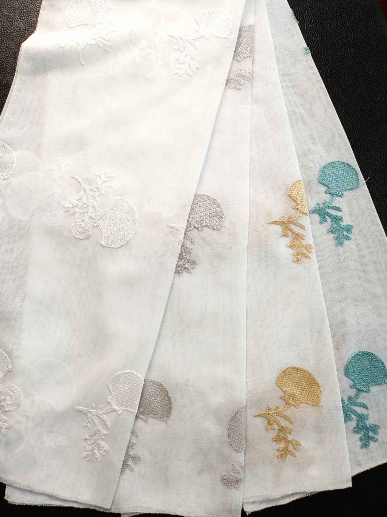 Good quality with Lower Price 100% Polyester Dolly Sheer Fabric with Embroidery Cortina Windows Curtain Fabric