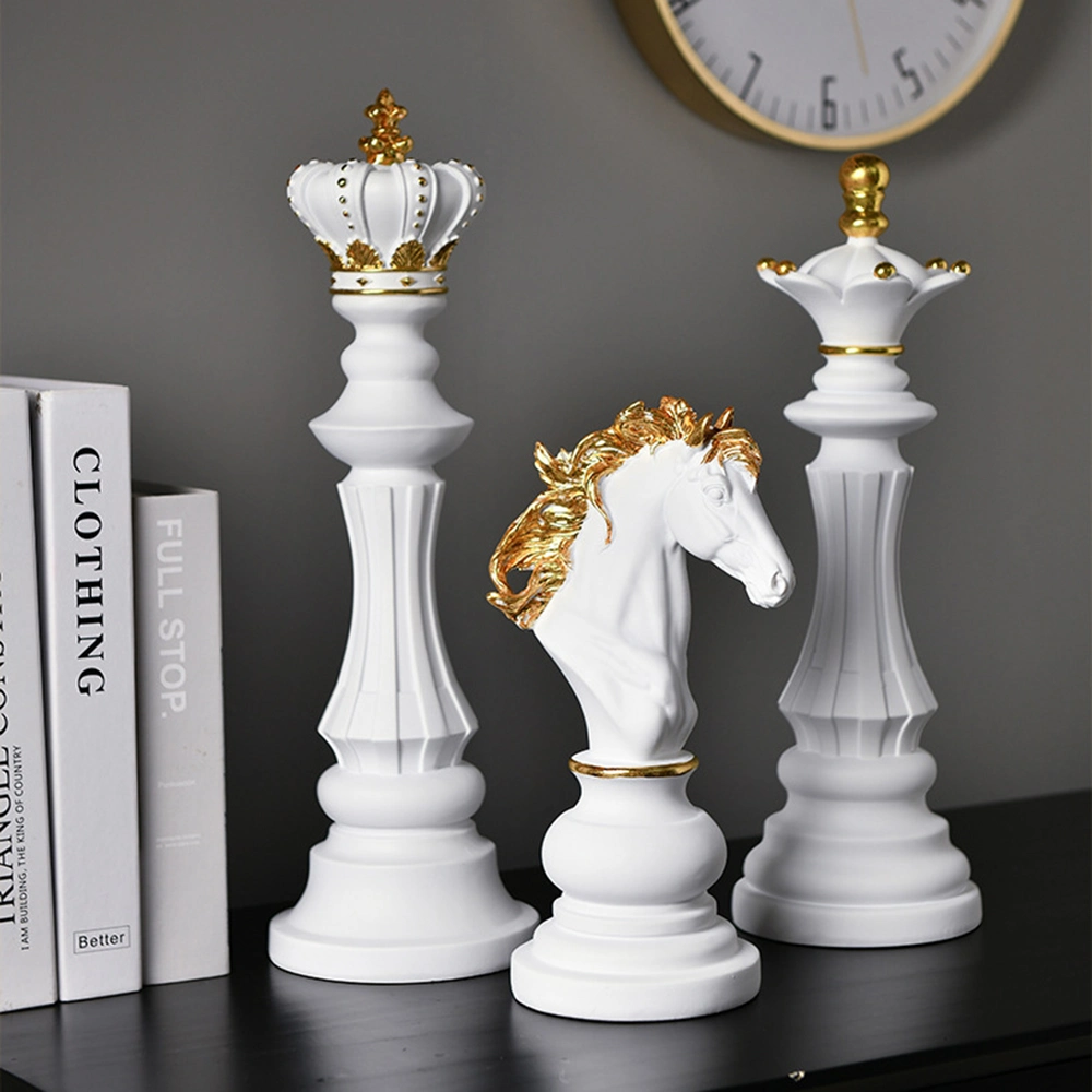 Custom Resin Decorative King and Queen Crown Chess Customized Black Polyresin Ornament