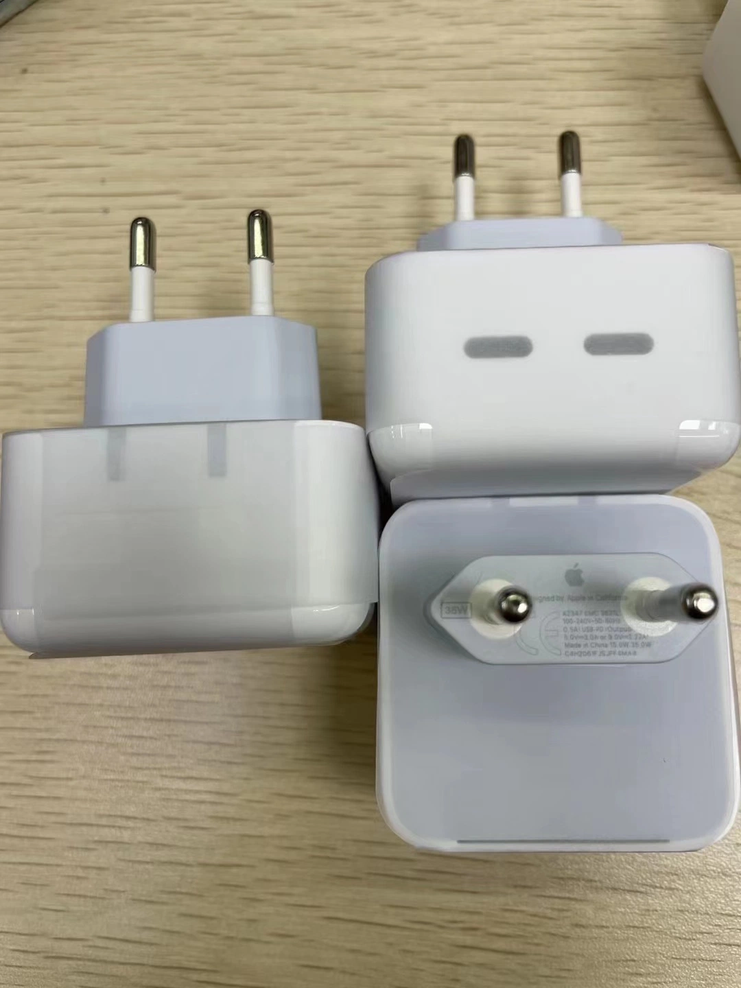 Telefone celular Carregador Rápido 35W dual USB-C adaptador na parede para telefones da série 14