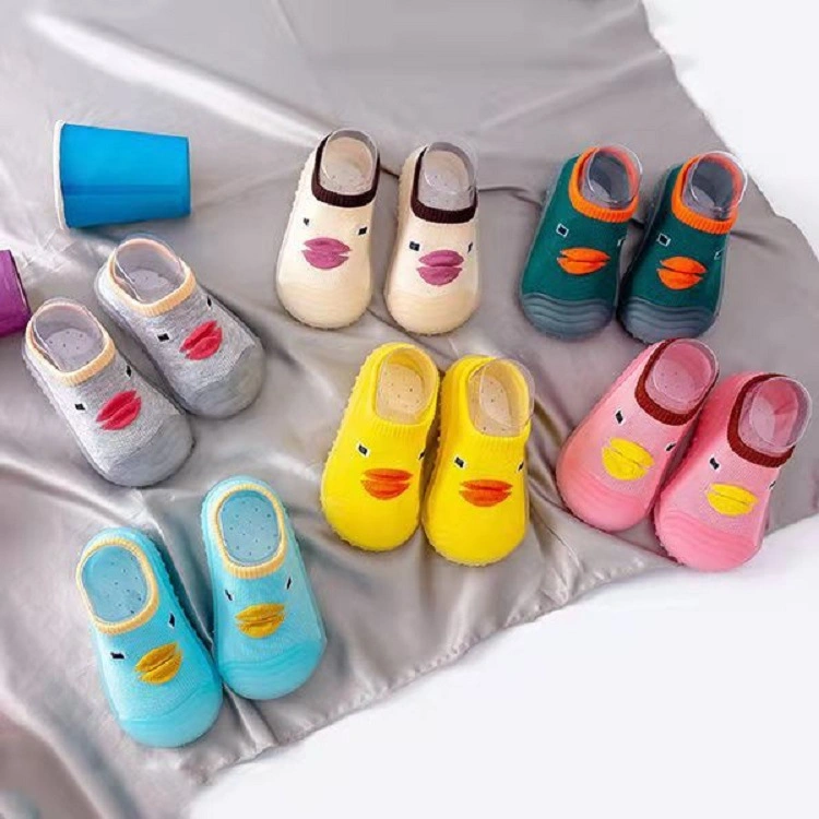 2023 Nuevos zapatos de calcetín para bebé con cordones transpirables y suaves para el verano, regalo de sandalias para niños en interiores