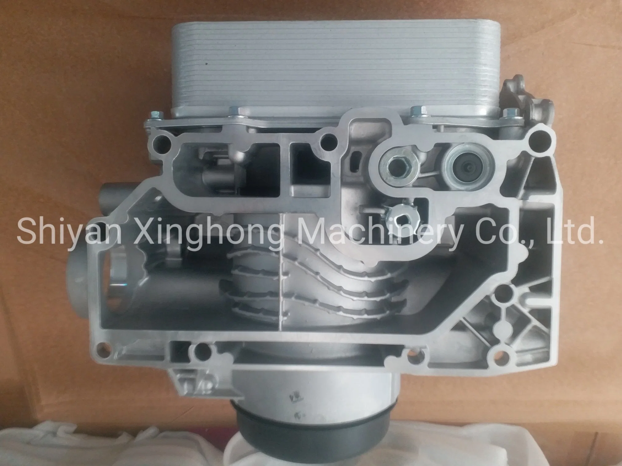 DEUTZ Volvo Tcd2013 D12 Dieselmotor Teil Ölkühler Assy 0490-4214 0490-5483 Kühlsystem