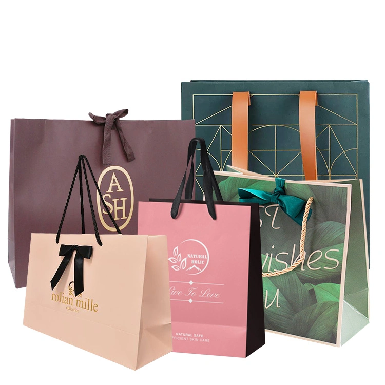 Китай Оптовая продажа Luxury Printed Logo Custom Fashion Packaging ручки ленты Сумка для одежды/вина/рождественских подарков Tote Paper Shopping Bags